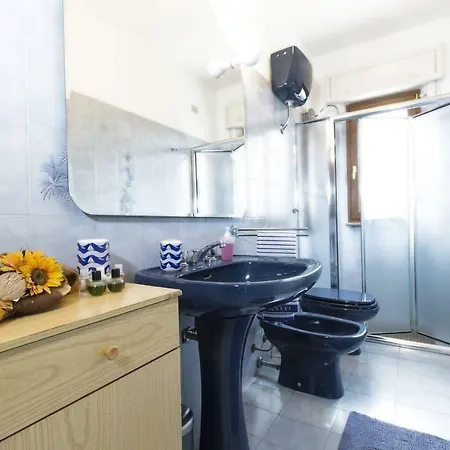 Lejlighed I Monticelli På 45 M². Soveværelser: 1. Private Badeværelser: 1. *