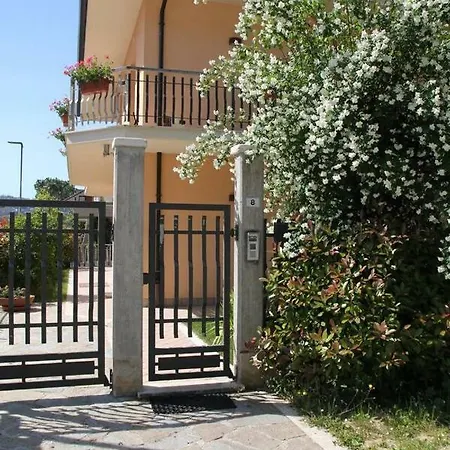 I Monticelli På 45 M². Soveværelser: 1. Private Badeværelser: 1.